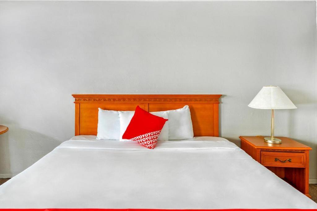 Oyo Gateway Motel Las Vegas North Strip/Fremont St. Area Dış mekan fotoğraf