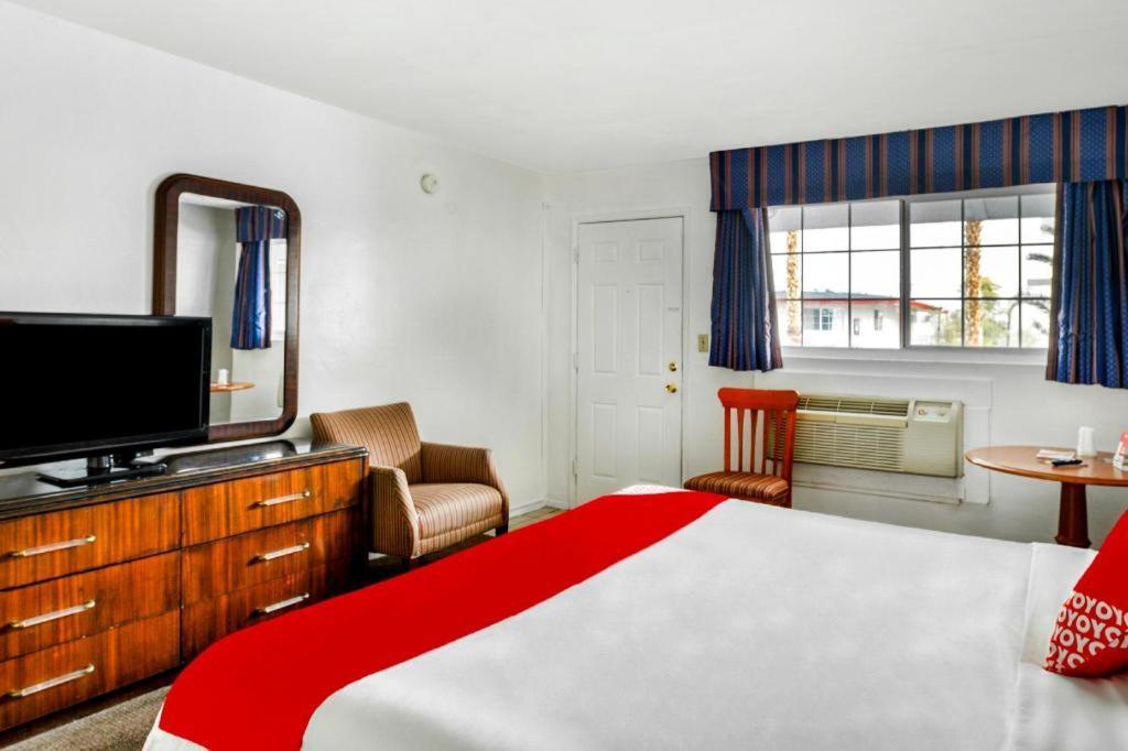 Oyo Gateway Motel Las Vegas North Strip/Fremont St. Area Dış mekan fotoğraf