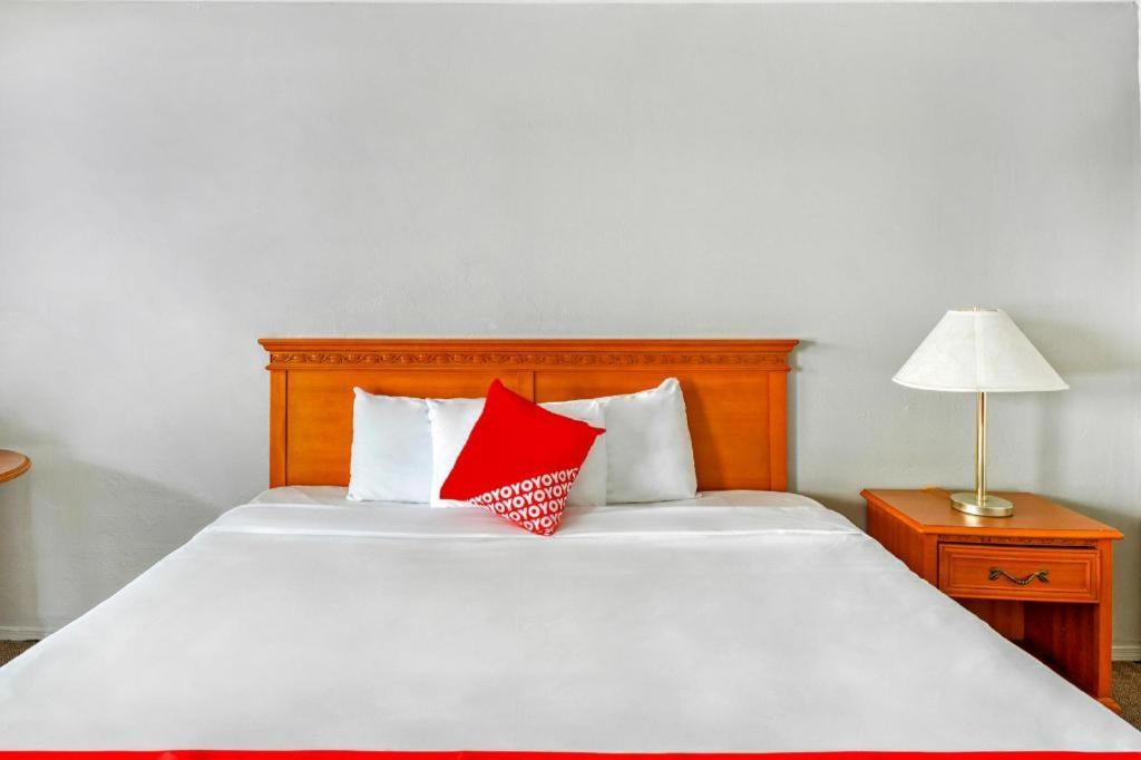 Oyo Gateway Motel Las Vegas North Strip/Fremont St. Area Dış mekan fotoğraf