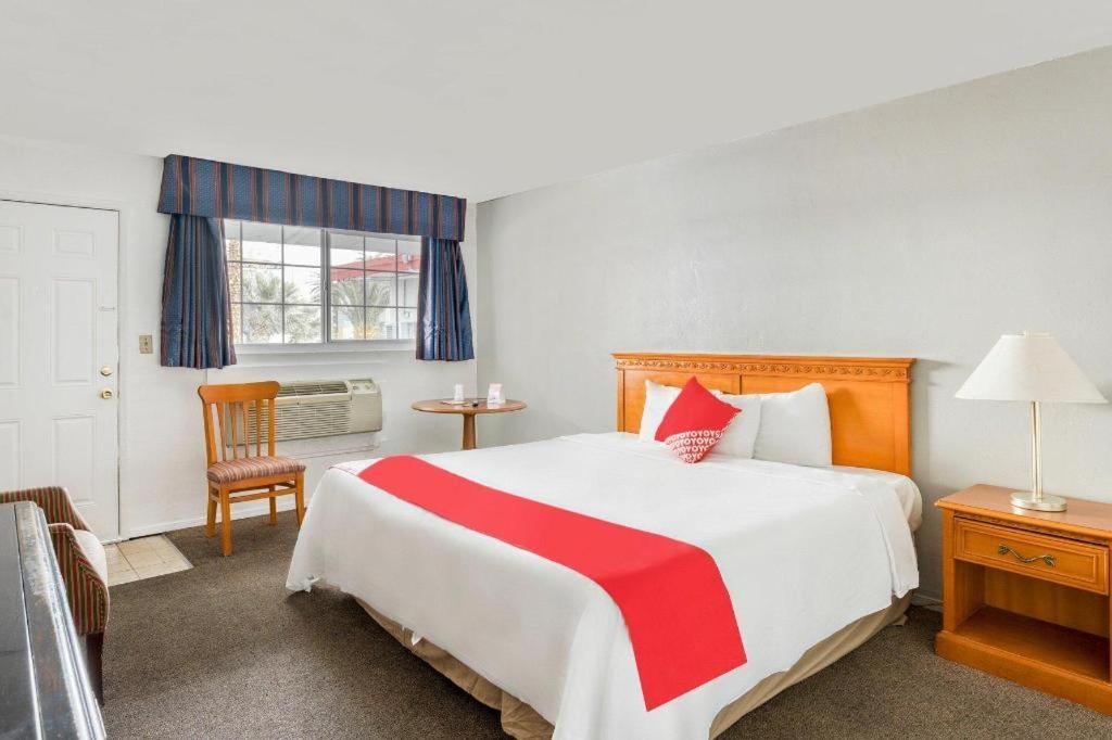 Oyo Gateway Motel Las Vegas North Strip/Fremont St. Area Dış mekan fotoğraf
