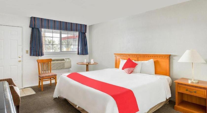 Oyo Gateway Motel Las Vegas North Strip/Fremont St. Area Dış mekan fotoğraf
