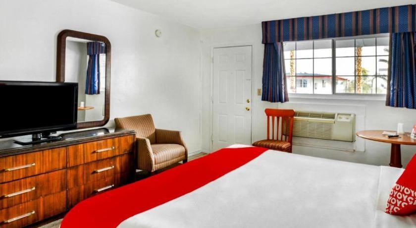 Oyo Gateway Motel Las Vegas North Strip/Fremont St. Area Dış mekan fotoğraf