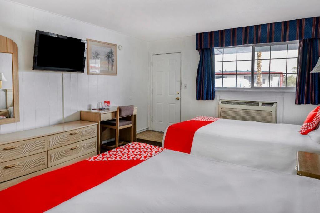 Oyo Gateway Motel Las Vegas North Strip/Fremont St. Area Dış mekan fotoğraf